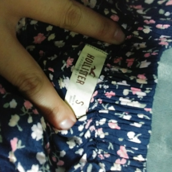 Hollister floral skirt - Picture 3 of 3